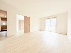 開放的なこの空間がお客様をお出迎えします。LDKは16帖。