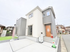 閑静な住宅地で、小さなお子様がいるご家族にも安心。