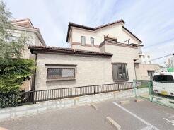 閑静な住宅地で、小さなお子様がいるご家族にも安心。