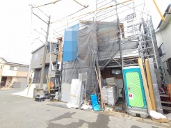 新しい暮らしの始まりを感じさせる、丁寧な施工と静かな環境に包まれた住まいの外観です。