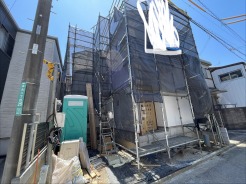 これからの新しい暮らしに向けて、丁寧に作り上げられていく期待感を感じる佇まいです。