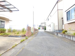周辺は閑静な住宅地です。