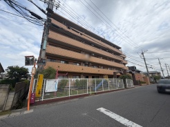 車の通りも少ない閑静な住宅地。子育てにも、第二の人生にも。