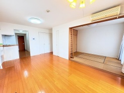 日々の暮らしに安らぎをもたらす、心穏やかな広がりと調和が感じられる心地よい空間です。
