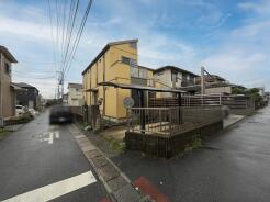 角地につき、開放感に恵まれる住居がここに。