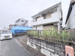 落ち着いた周辺環境に馴染む、日々の生活を穏やかに受け止めてくれる住まいです。