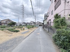 のどかな風景が広がり、穏やかな時間が流れる落ち着いた住環境が魅力です。