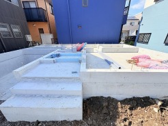 新しい暮らしの土台となる、確かな強度と丁寧な施工によって築かれた健やかな空間の広がり。