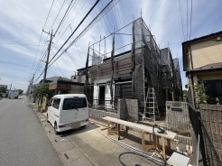 丁寧にメンテナンスが施され、新しい暮らしの始まりを感じさせる穏やかな住環境が整っています。