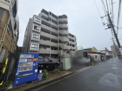 西川口駅まで徒歩17分。この距離だと、運動不足も少し解消されるかも。
