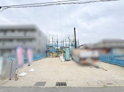 これからの新しい暮らしの拠点として、理想の住まいを描くことができる広々とした土地です。