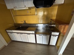 あたたかみのある色合いがアクセントとなり、日々の暮らしに心地よいリズムを添える空間です。