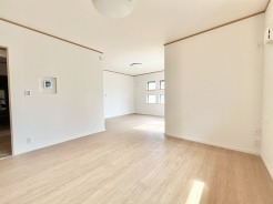 すっきりとシンプルな内装が広がり、思い描いた通りのインテリアを自由に楽しめる空間です。