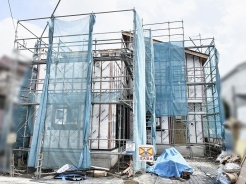 新しい暮らしの形を丁寧にカタチにしていく過程を見守る安心感のある佇まい