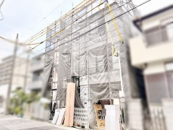 新しい暮らしの形を丁寧にカタチにしていく丁寧な施工風景です