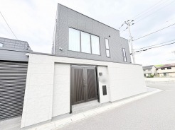 洗練された佇まいが美しいモダンな外観デザインが日常を心地よく演出します