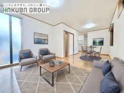 柔らかな色合いでまとめられたインテリアが心地よい、ゆとりあるくつろぎの空間。
※本画像はCGで作成しており、実際に現地に家具は置かれておりません。また、価格に家具は含まれておりません。