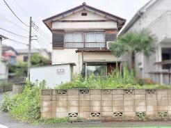 時を経た風合いを感じさせながらも新しい暮らしへの想像が広がる佇まい