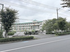 緑豊かな街並みに調和する落ち着いた周辺環境が日々の暮らしに安心感をもたらします