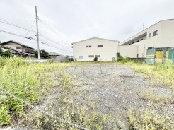 周辺環境が落ち着いた開放感のある敷地で自由にプランニングを描ける空間