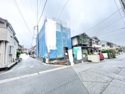 落ち着いた住宅街に佇む、これからの暮らしへの期待が高まる穏やかなロケーション