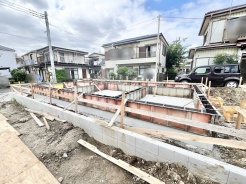 確かな基礎工事が進められこれからの暮らしの形を描くことができる安心感に満ちた敷地です