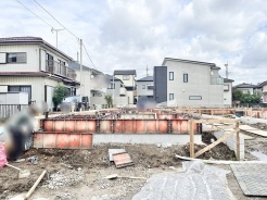 周辺環境と調和しながら新しい暮らしのかたちが少しずつ形作られていく穏やかな敷地
