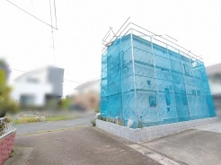 新しい物語が形づくられていく静かな街並みになじむ佇まい