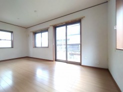 心地よい風と穏やかな時間を楽しむ、ゆとりある寛ぎの空間が広がります。