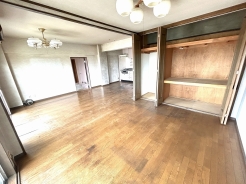 太陽の恵みを感じる、温もりと明るさにあふれたお部屋。