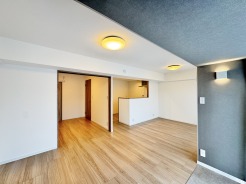 洗練された色使いがアクセントとなり、心安らぐ穏やかな時間が流れる空間。