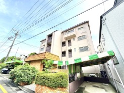 街並みに溶け込む穏やかな佇まいが心地よい暮らしを予感させます