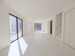 リビングに自然と人が集まるリビングイン階段採用プラン。