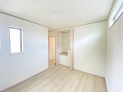 子供部屋には丁度良い洋室。