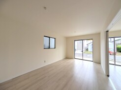 B号棟 ご家族みんながゆったりくつろげる広々リビング。