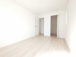 完成済み、実物をじっくりチェックできます。