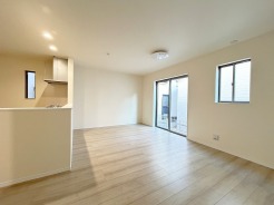 家族が自然に集りそうな広さが魅力のLDK。