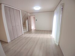 家族が自然に集りそうな広さが魅力のLDK。