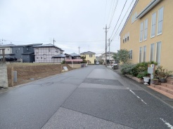 A号地 道路は8mになると駐車の際の停めやすさがかなり違ってきます。
