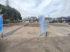 並列3台駐車可能な、ゆとりのカースペースがここに。