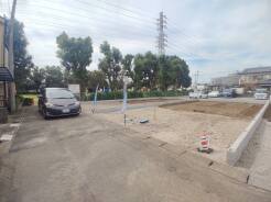 幅員こそやや狭くても、その分交通量が少なくて安心。