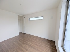 子供部屋には丁度良い洋室。