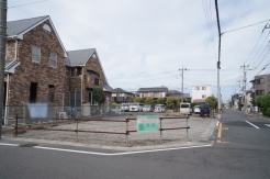 1号地 閑静な住宅地で、小さなお子様がいるご家族にも安心。