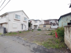 B号地 南道路に面した、陽当たり良好な物件です。