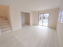 リビングに自然と人が集まるリビングイン階段採用プラン。