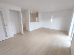 家族が自然に集りそうな広さが魅力のLDK。