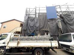 1号棟 最寄り駅まで徒歩2分の近さ。 忙しい朝が助かる立地、 暮らしにゆとりが生まれます。