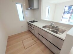 対面キッチンがご家族の温かい時間を演出。