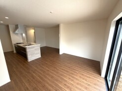 リビング空間にこだわりたい方に、見ていただきたい住宅です。