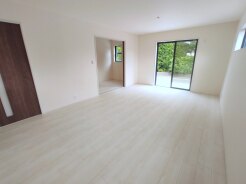 1号棟 ご家族みんながゆったりくつろげる広々リビング。